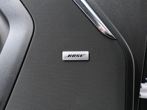 Used 2025 GMC Yukon XL Denali AWD/4WD image 23