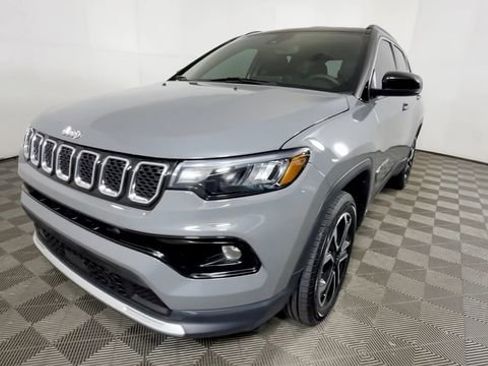 Used 2024 Jeep Compass Limited w/ Sun and Sound Group AWD/4WD image 10