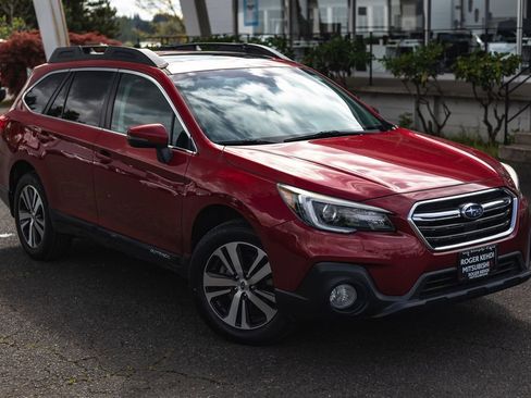 Used 2018 Subaru Outback 2.5i Limited AWD/4WD image 2