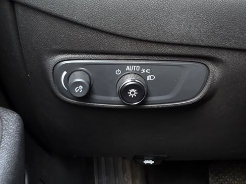 Used 2024 Chevrolet Equinox LT FWD image 26