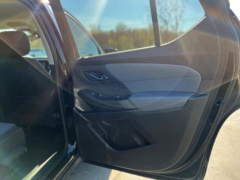 Used 2020 Chevrolet Traverse LT w/ LPO, Cargo Package image 39
