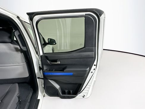 Used 2025 Toyota Tacoma TRD Off-Road image 27