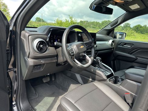 Used 2023 Chevrolet Colorado LT w/ LT Convenience Package III AWD/4WD image 17