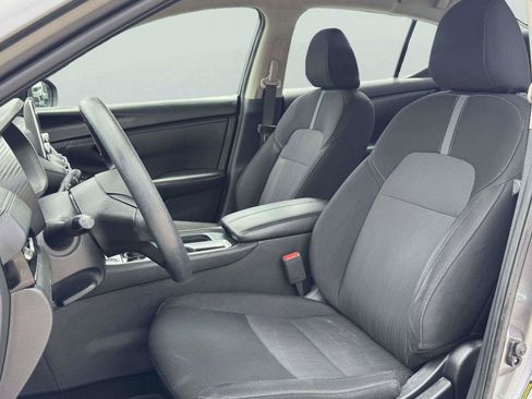 Used 2024 Nissan Sentra SV FWD image 19