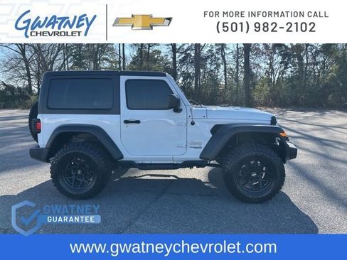 Used 2019 Jeep Wrangler Sport image 4