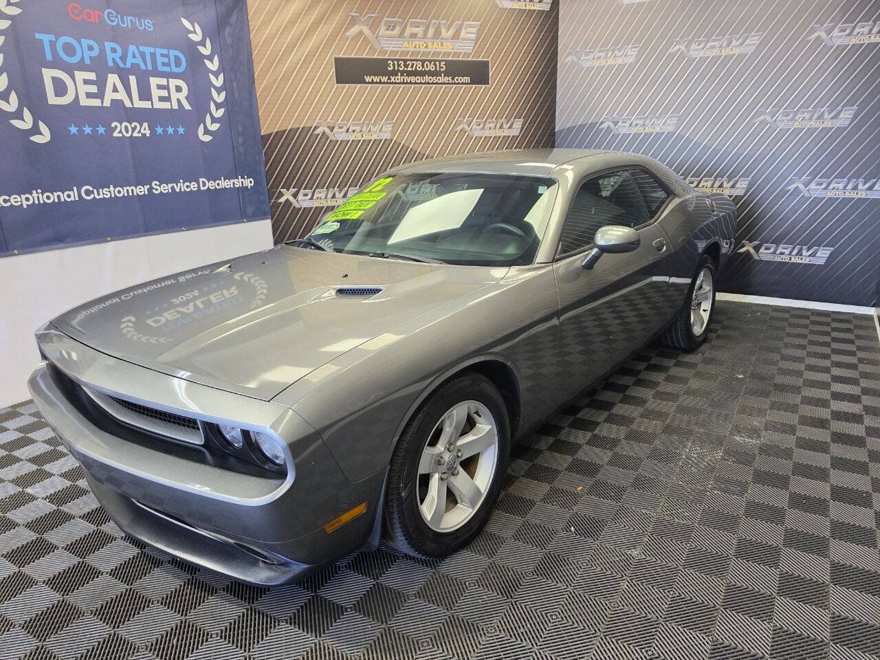 Used 2012 Dodge Challenger SXT RWD image 2