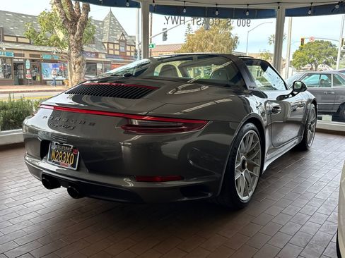 Used 2019 Porsche 911 Targa 4 GTS image 3