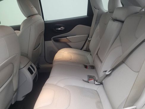 Used 2020 Jeep Cherokee Limited FWD image 18