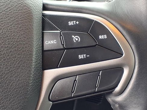 Used 2022 Jeep Grand Cherokee Limited image 11