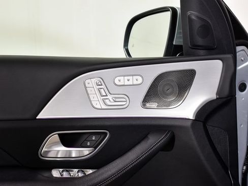 Certified 2025 Mercedes-Benz GLS 450 4MATIC image 19