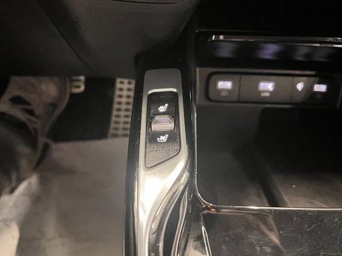 Used 2023 Kia Sorento SX image 36