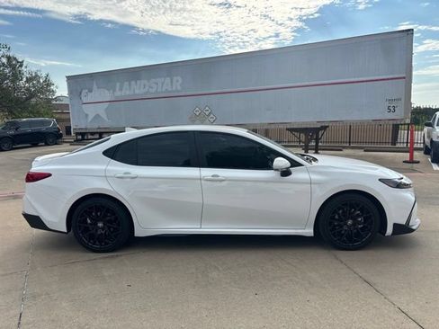 Used 2026 Toyota Camry SE FWD image 4