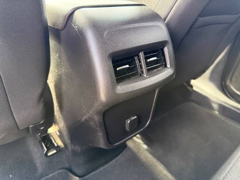 Used 2018 Chevrolet Equinox LT AWD/4WD image 13