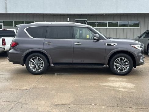 Used 2024 INFINITI QX80 Luxe AWD/4WD image 2