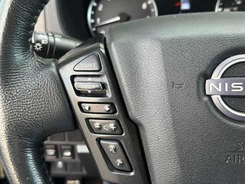 Used 2022 Nissan Frontier SV AWD/4WD image 11