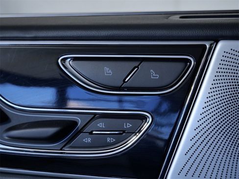 Certified 2024 Lincoln Navigator Black Label image 27