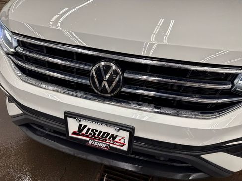 Used 2022 Volkswagen Tiguan SE image 16