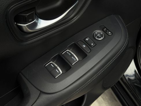 Used 2024 Honda HR-V EX-L image 14