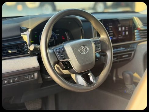 Used 2025 Toyota Camry LE w/ Convenience Package FWD image 13