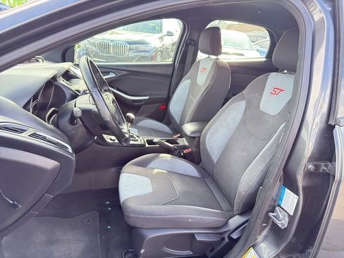Used 2018 Ford Focus ST FWD image 12