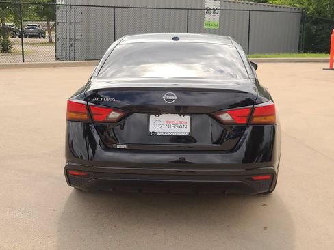 Certified 2025 Nissan Altima 2.5 S FWD image 3