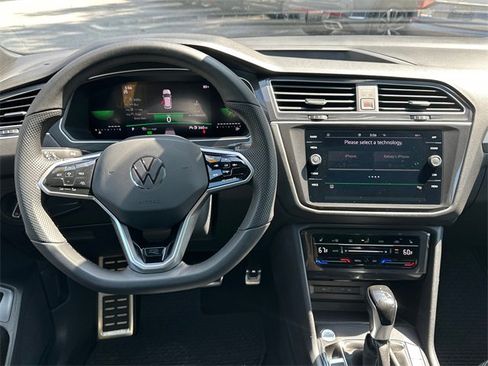Certified 2024 Volkswagen Tiguan SE R-Line image 23