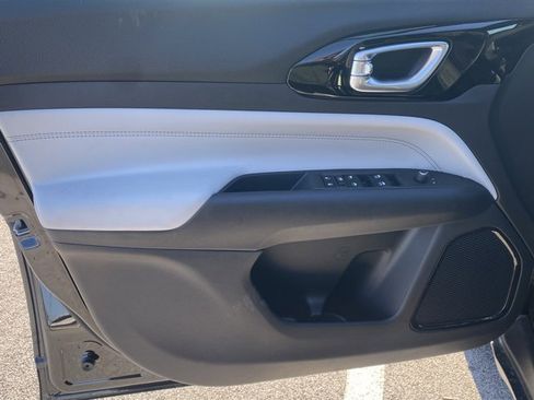 New 2026 Jeep Compass Limited image 21