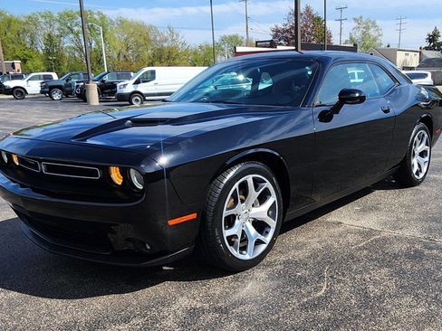 Used 2016 Dodge Challenger SXT Plus RWD image 5
