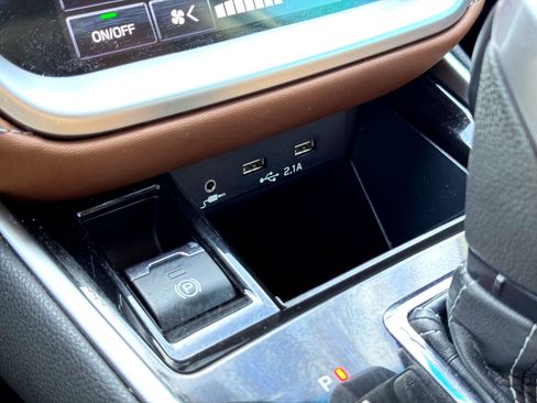 Used 2022 Subaru Outback Touring XT image 29