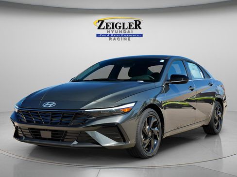 New 2026 Hyundai Elantra SEL Sport Premium FWD image 3