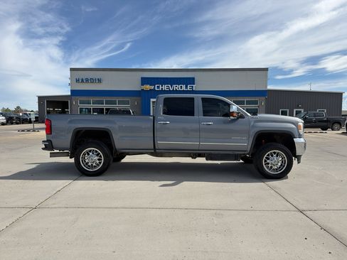 Used 2015 GMC Sierra 2500 SLT w/ Duramax Plus Package AWD/4WD image 3