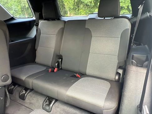 Used 2020 Chevrolet Traverse LT w/ Driver Confidence II Package AWD/4WD image 12