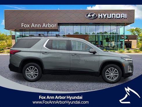 Used 2023 Chevrolet Traverse LT image 6