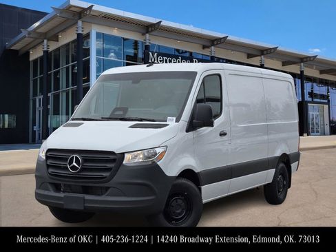 Used 2025 Mercedes-Benz Sprinter 2500 image 1