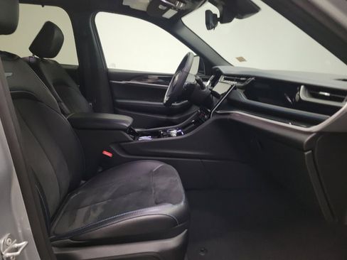 Used 2022 Jeep Grand Cherokee Trailhawk w/ Luxury Tech Group III AWD/4WD image 21