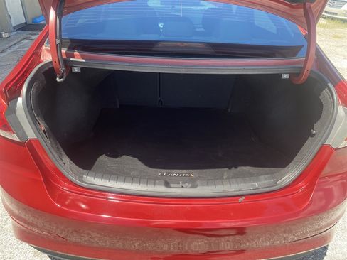 Used 2017 Hyundai Elantra Value Edition FWD image 25