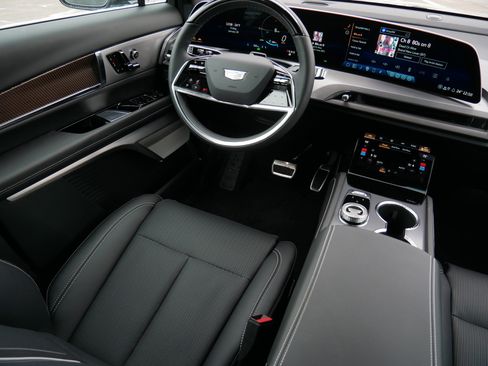 New 2026 Cadillac Vistiq Luxury image 7