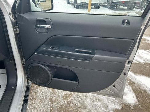 Used 2009 Jeep Patriot Sport image 16