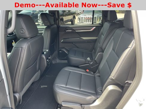 New 2026 GMC Acadia Elevation w/ Elevation Premium Package FWD image 17