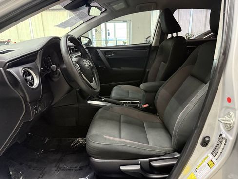 Used 2019 Toyota Corolla LE FWD image 11