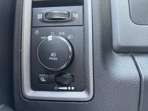 Used 2018 RAM 1500 Express w/ Wheel & Sound Group AWD/4WD image 18