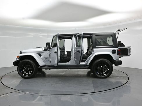 Used 2023 Jeep Wrangler Unlimited Sahara w/ Cold Weather Group image 35