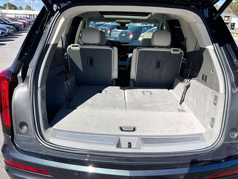 Used 2023 Cadillac XT6 Premium Luxury w/ Technology Package image 37