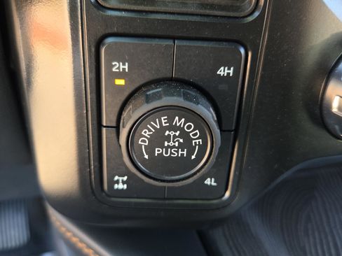 Used 2024 Ford F250 Platinum w/ Tremor Off-Road Package image 27