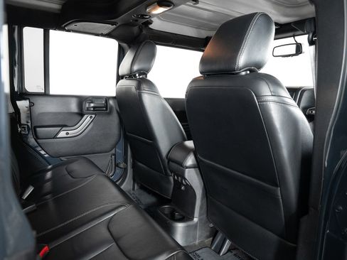 Used 2018 Jeep Wrangler Unlimited Sahara image 20