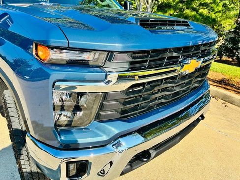 New 2026 Chevrolet Silverado 2500 LT w/ Convenience Package AWD/4WD image 4