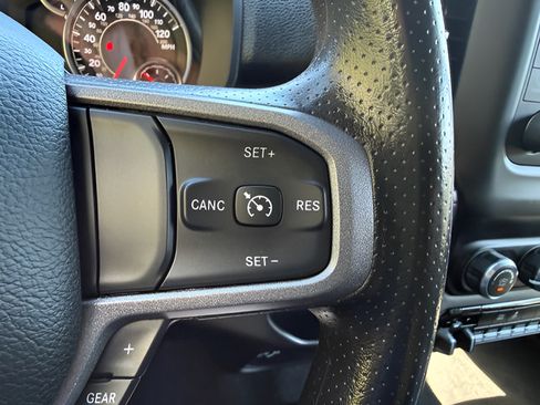 Used 2024 RAM 2500 Tradesman w/ Chrome Appearance Group AWD/4WD image 17