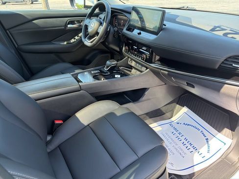 Certified 2024 Nissan Rogue SL w/ SL Premium Package FWD image 13