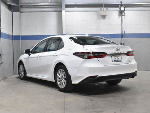 Used 2021 Toyota Camry LE AWD/4WD image 23