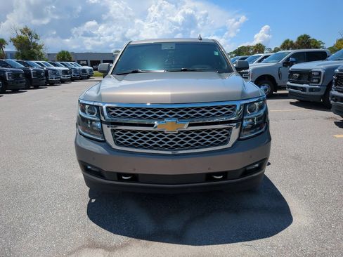 Used 2018 Chevrolet Tahoe LT w/ LT Signature Package RWD image 3